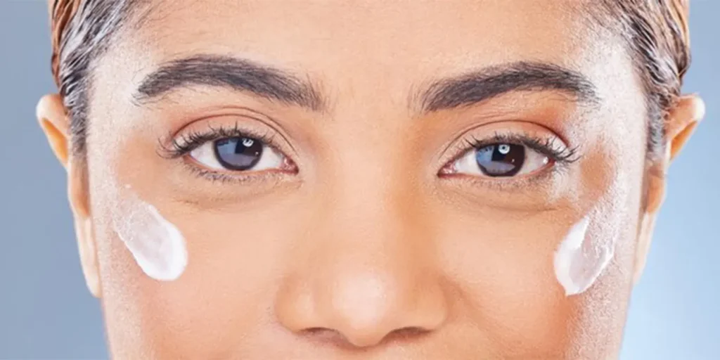 بهترین کرم برای سیاهی دور چشم