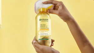 محلول پاک کننده میسلار واتر گارنیر مدل ویتامین C